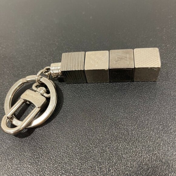 Louis Vuitton LV Cube Charm/Key Chain (XR2214) - Picture 1 of 3
